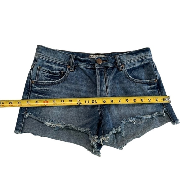 Free People 100% Cotton Button Fly Distressed Jeans Short Pants Size 27 - Picture 8 of 16